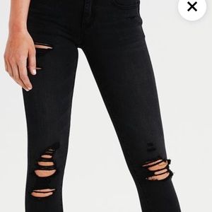 Distressed skinny jeans